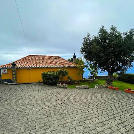 Prázdninový dům Sea-view House In With Garden And Terrace