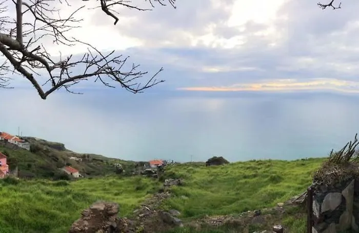 Sea-view House In With Garden And Terrace