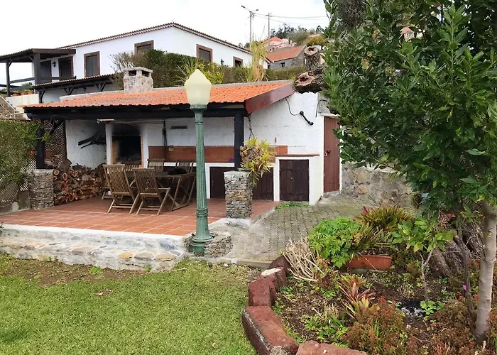 Sea-view House In With Garden And Terrace