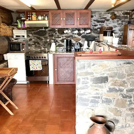 Semesterbostad Sea-view House In With Garden And Terrace *