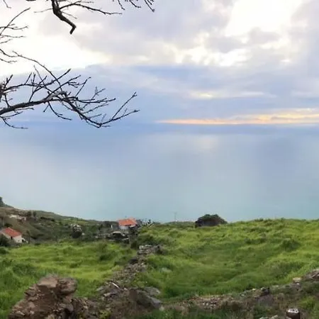 Sea-view House In With Garden And Terrace