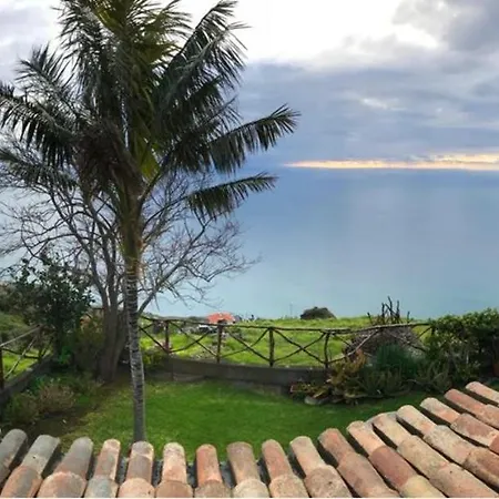 Sea-view House In With Garden And Terrace Vakantiehuis Fajã da Ovelha
