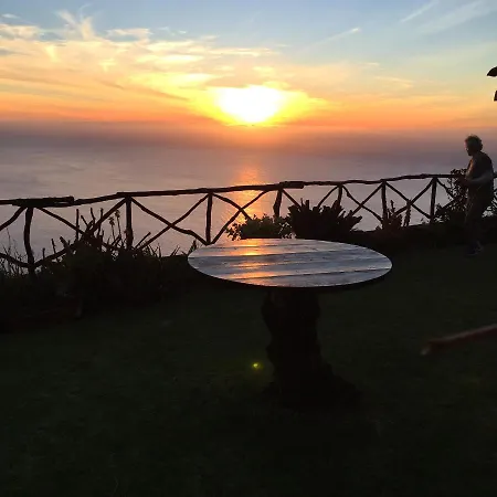 Vakantiehuis Sea-view House In With Garden And Terrace Fajã da Ovelha