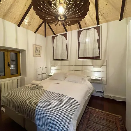 Sea-view House In With Garden And Terrace