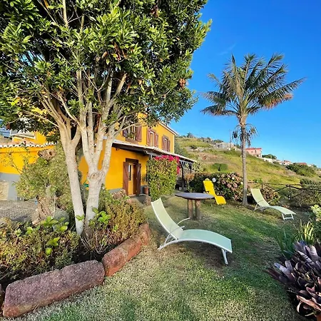 Vakantiehuis Sea-view House In With Garden And Terrace *