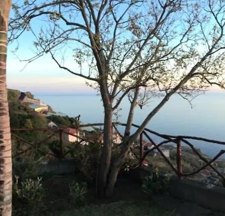 Sea-view House In With Garden And Terrace