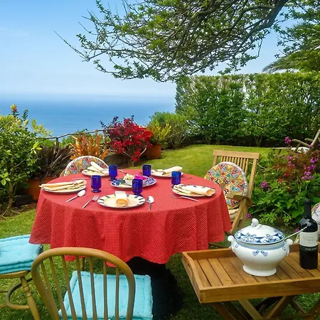 Sea-view House In With Garden And Terrace Faja da Ovelha