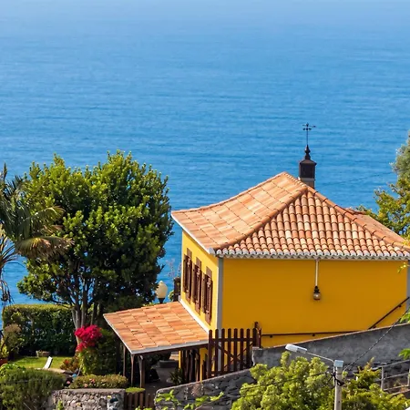 Holiday home Sea-view House In With Garden And Terrace Faja da Ovelha