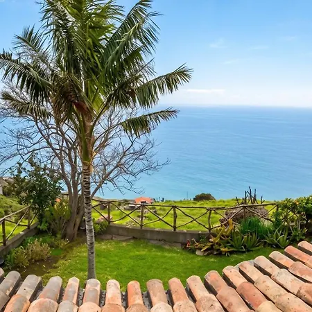 Sea-view House In With Garden And Terrace Faja da Ovelha