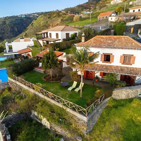 Holiday home Sea-view House In With Garden And Terrace