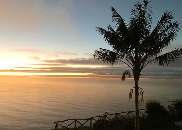 Sea-view House In With Garden And Terrace Casa vacanze Fajã da Ovelha