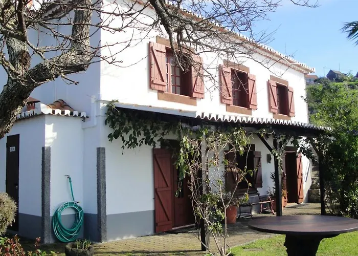 Sea-view House In With Garden And Terrace